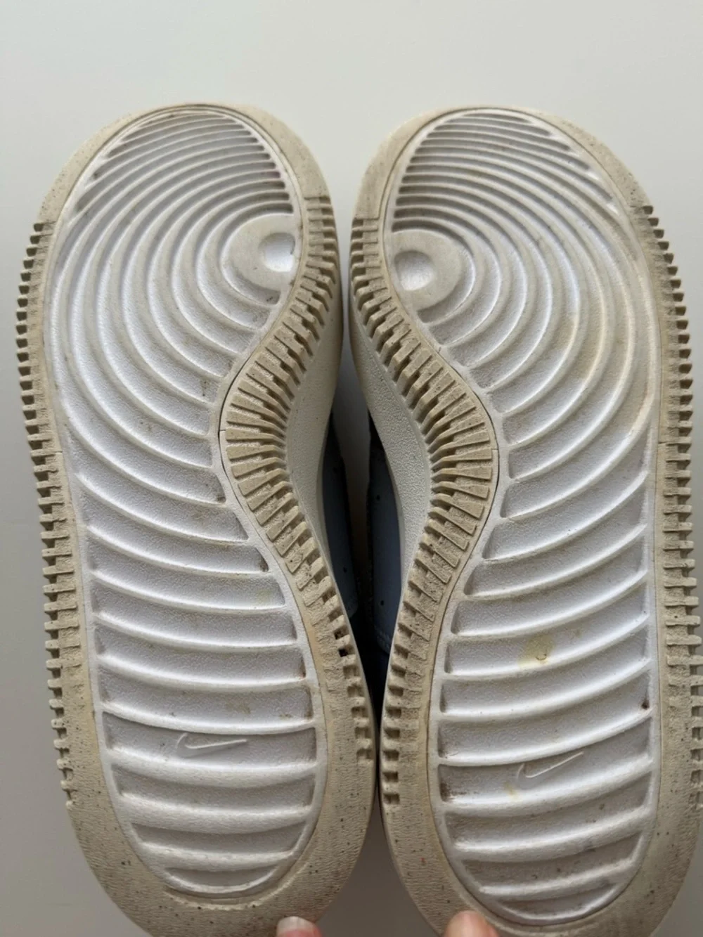 Nike Classic Blue and White Sneakers Size 9.5 (26.5 cm)